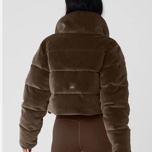 ALO Yoga Goldrush Puffer, Macchiato, Size Medium